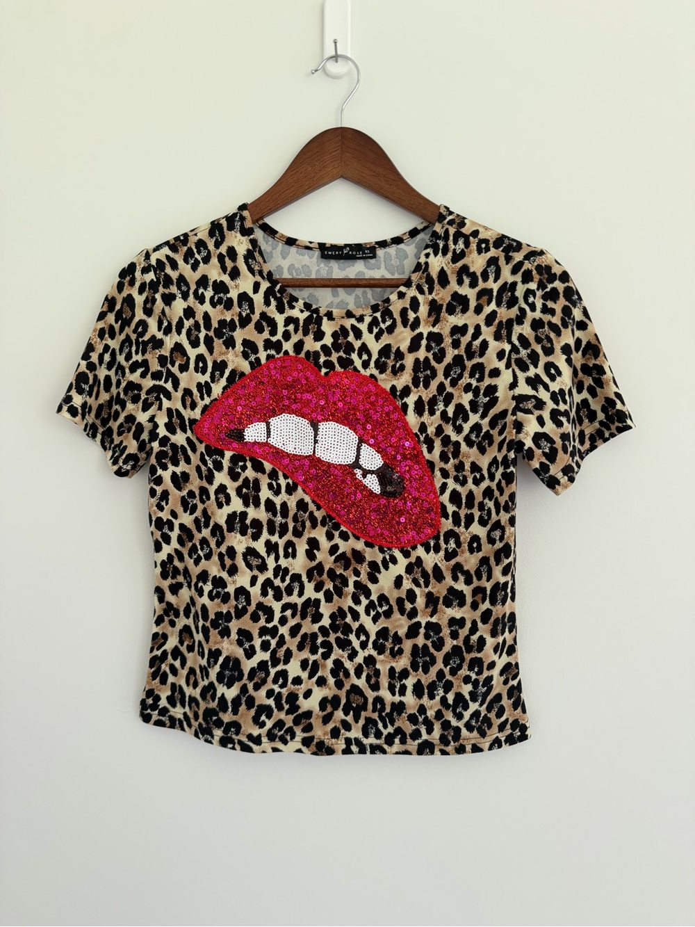 Emery Rose Leopard Print Sequin Lip Graphic Tee | Size XS